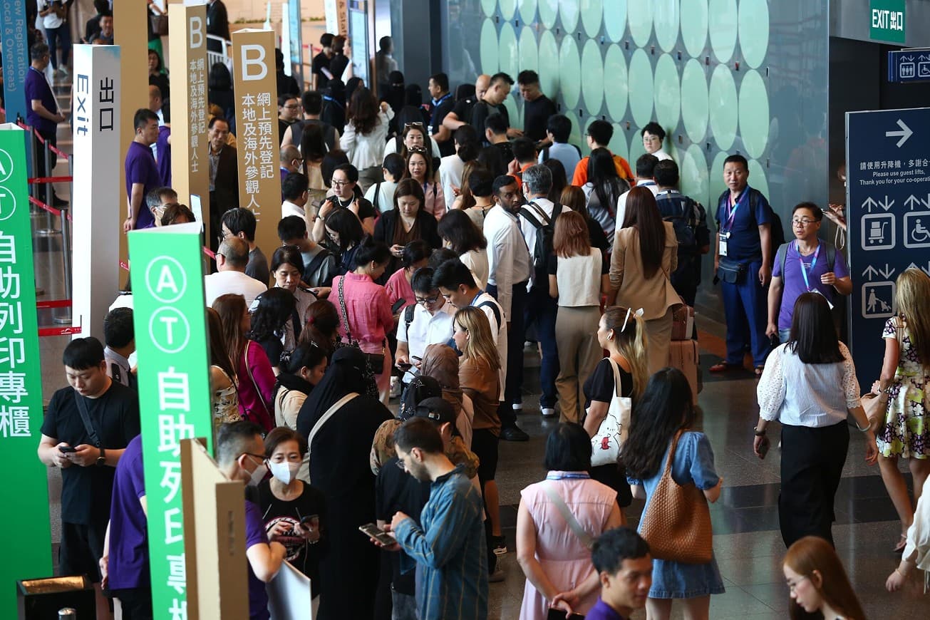 Hong Kong Jewellery Exhibition - Image 2