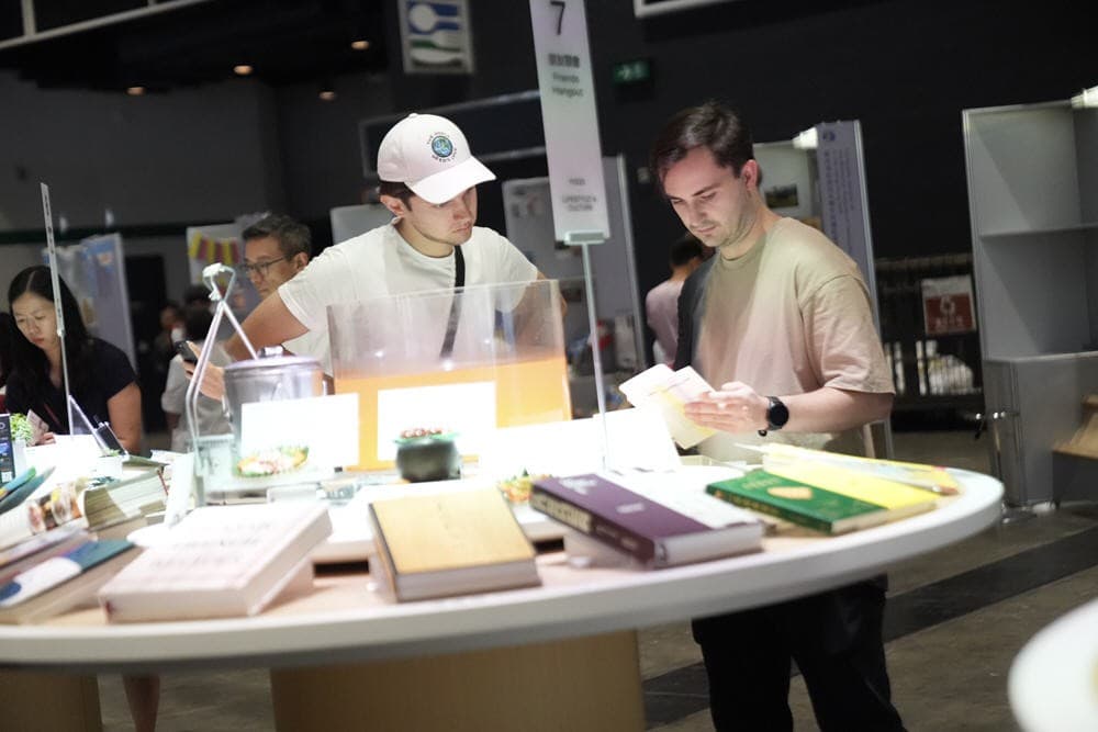 Hongkong Book Fair - Image 4